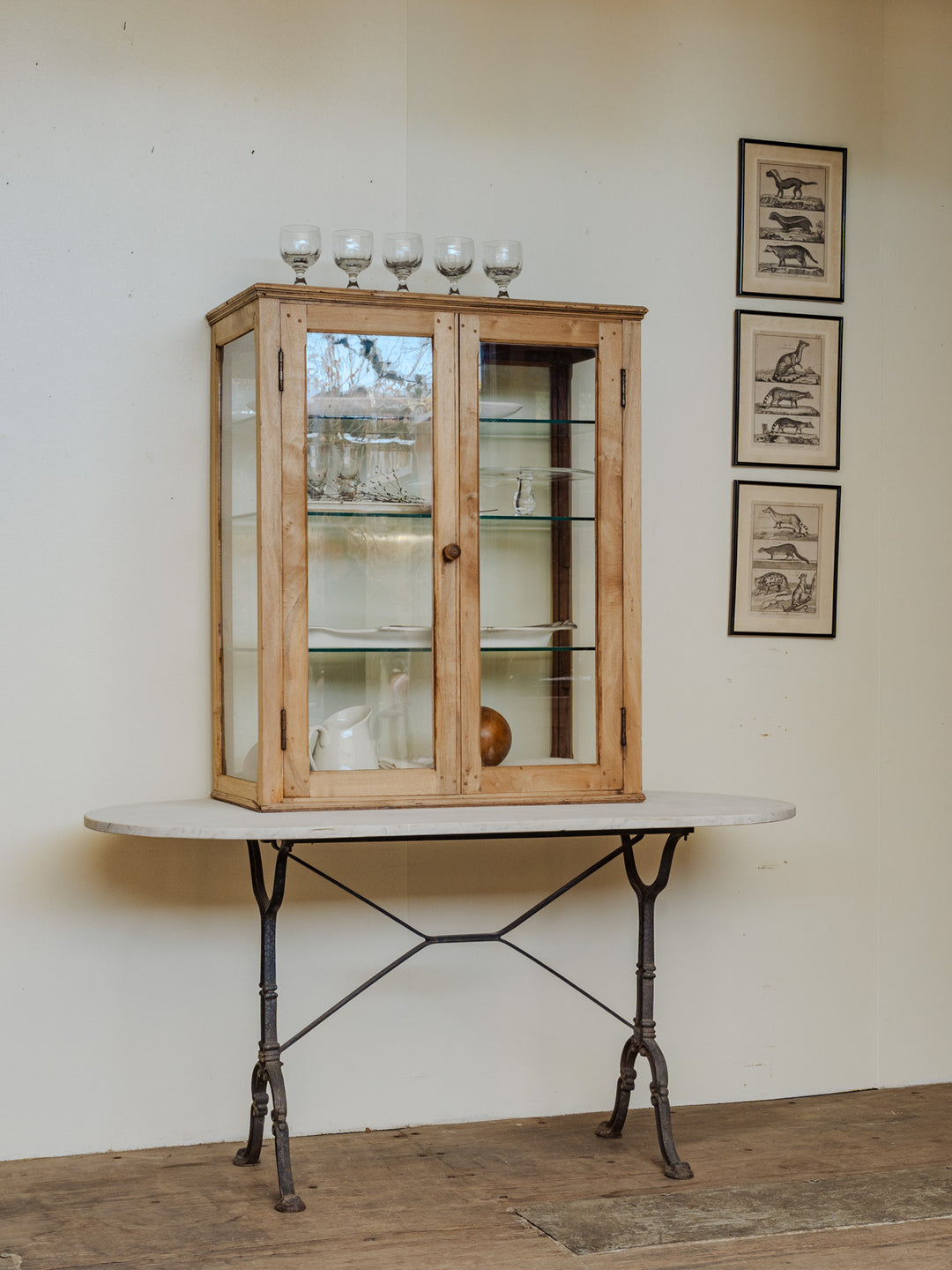 victoria-vitrine-noyer-103-5