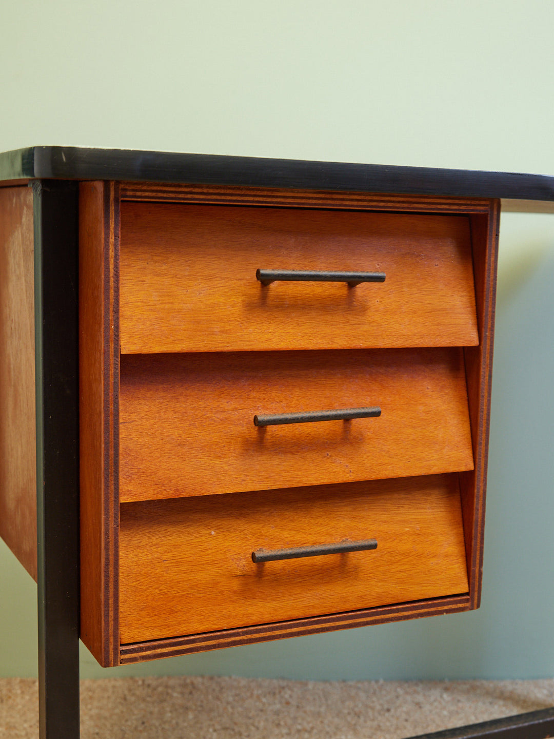 yvan-bureau-metal-bois-menthe-noir-vintage-575-3