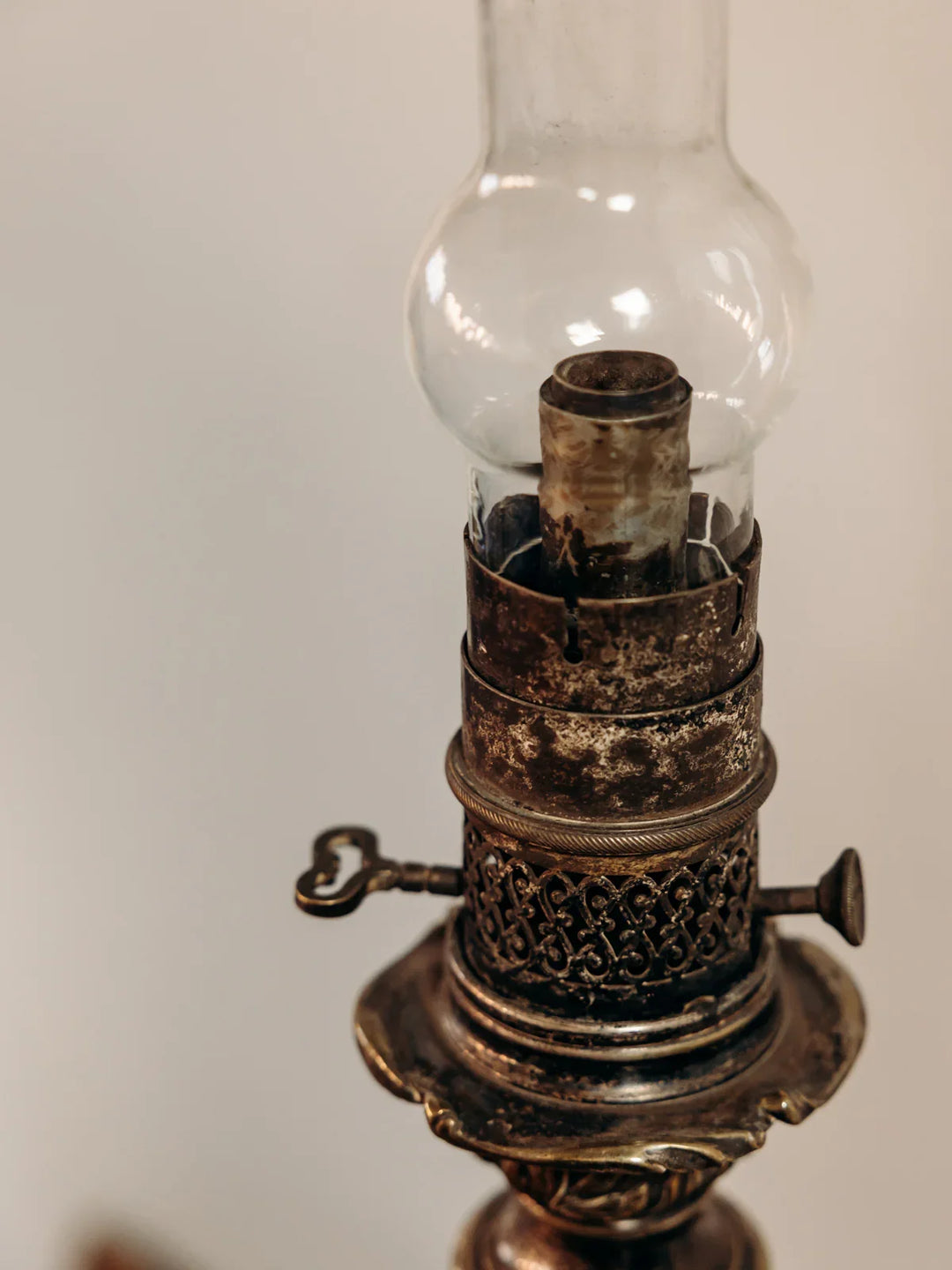 suzanne-lampe-à-poser-laiton-454-5