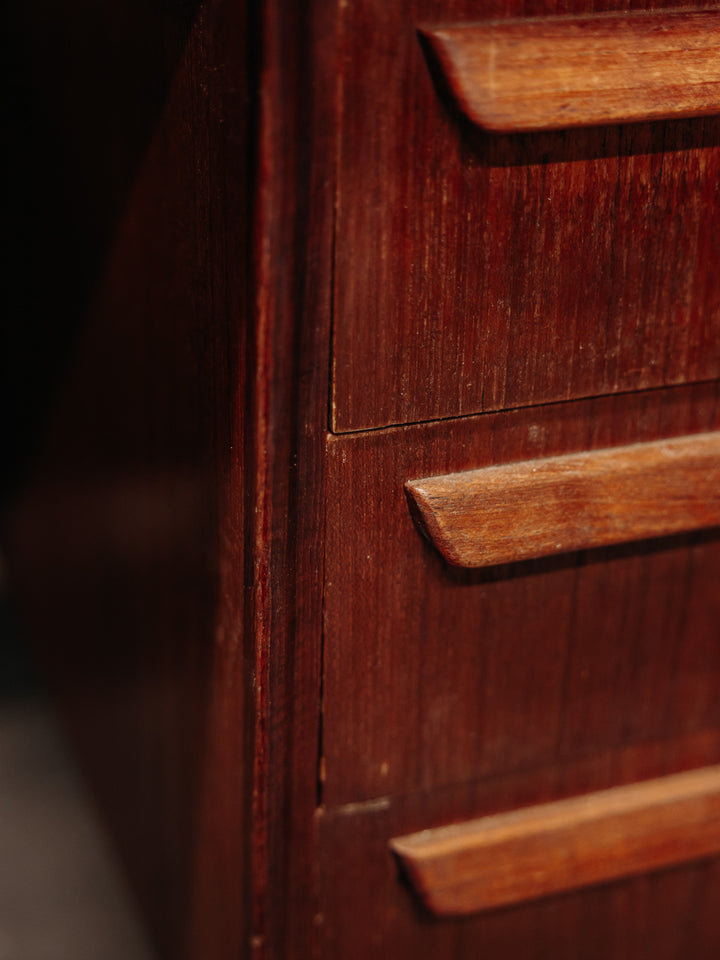 yvan-bureau-teck-471-11