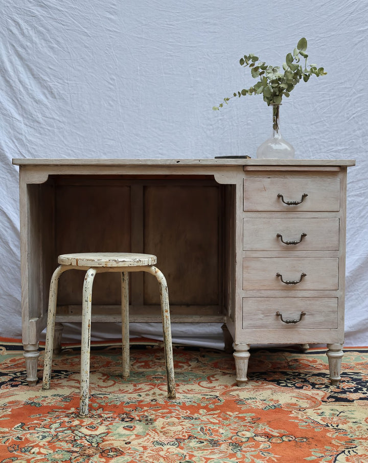 edouard-bureau-pin-512-1