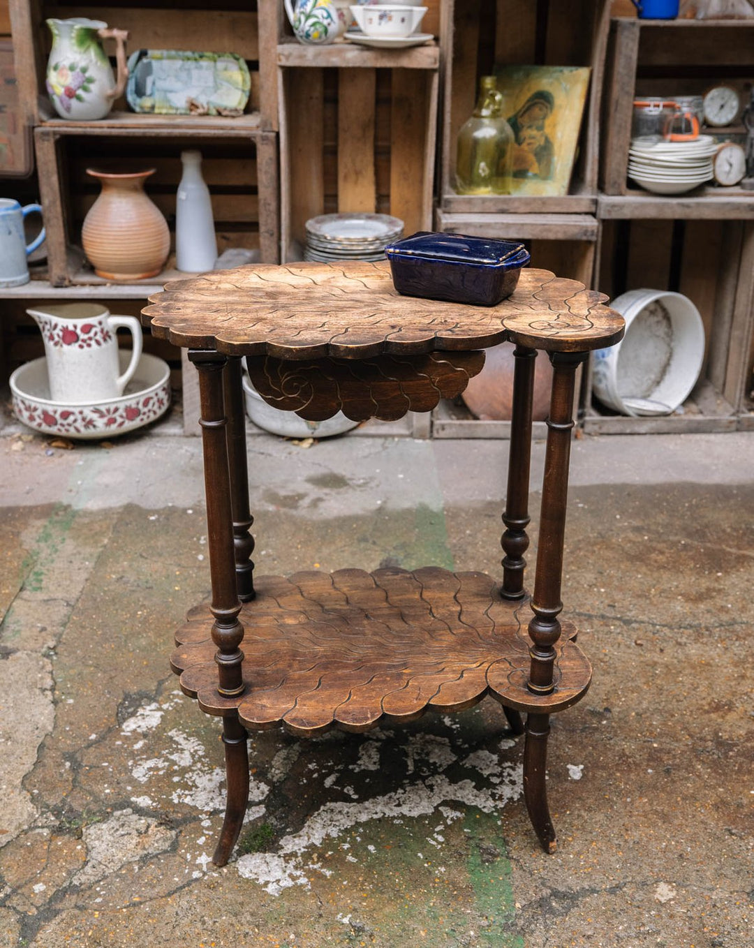 francine-table-appoint-style-nautile-1502-1