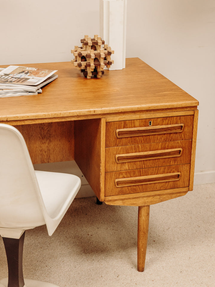 yvan-bureau-teck-596-4