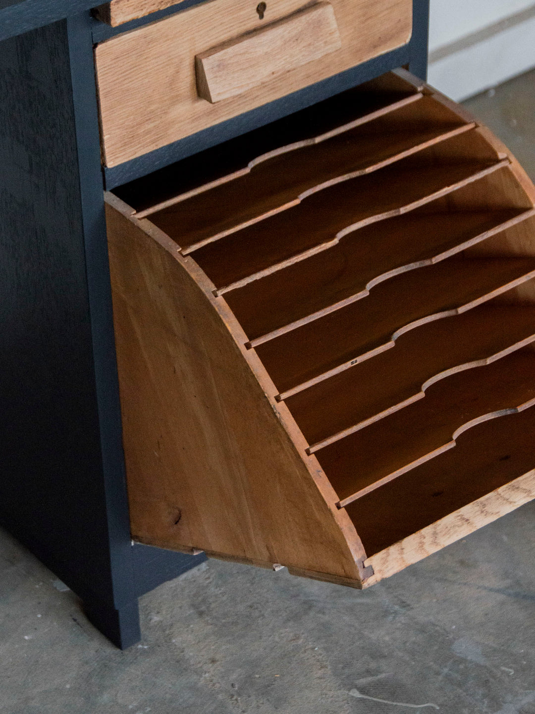 edouard-bureau-gris-492-4