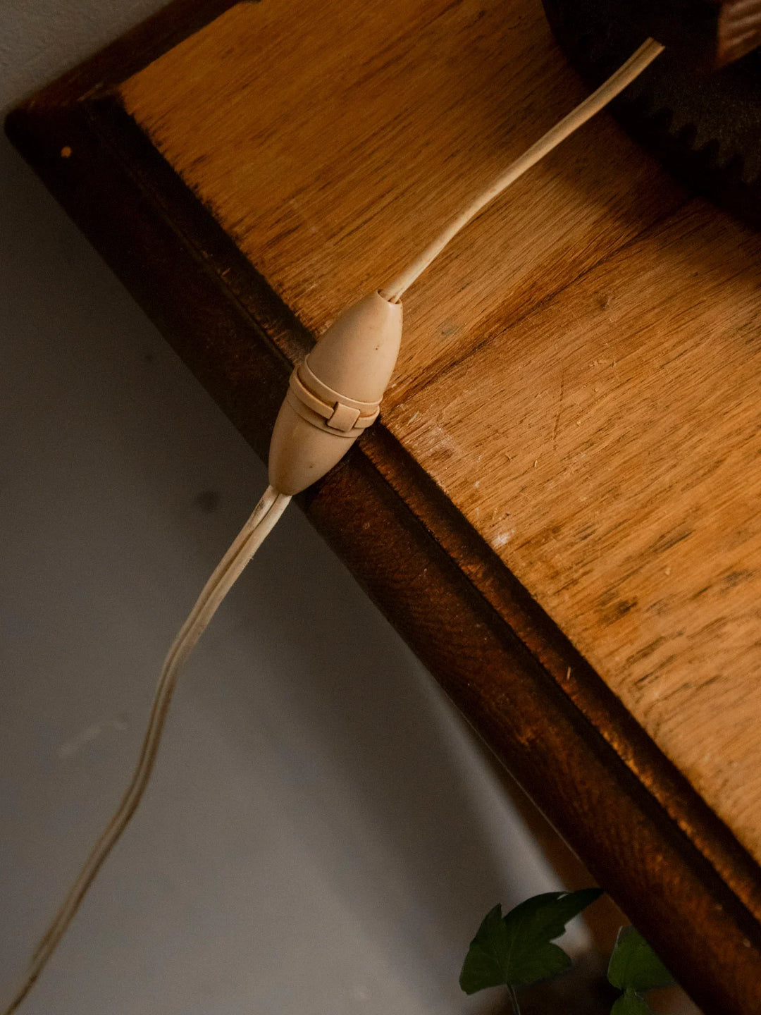 suzanne-lampe-à-poser-bois-554-9