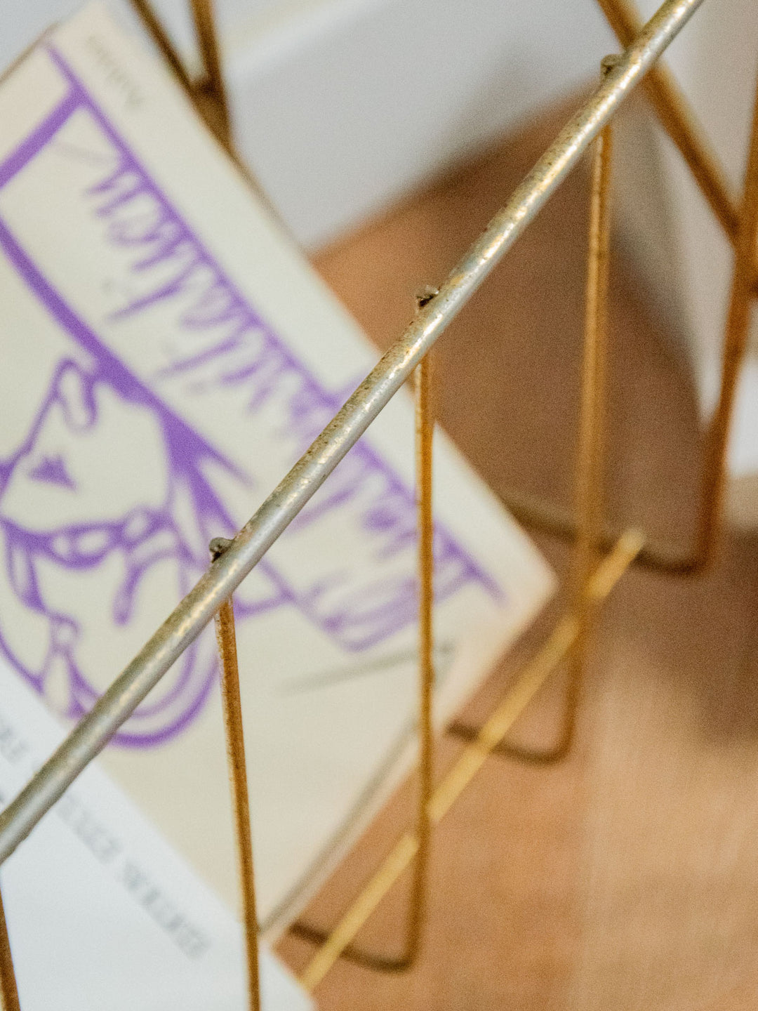 marius-porte-revue-metal-238-6