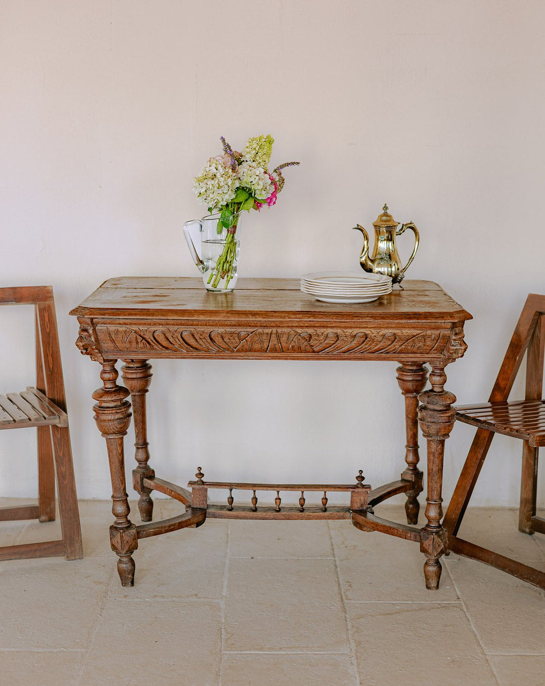 francine-table-appoint-bois-sculpté-moyen-âge-1113-1