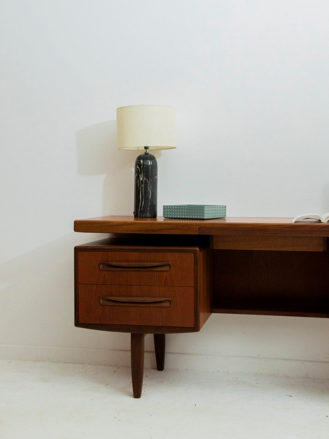 yvan-bureau-bois-202-4