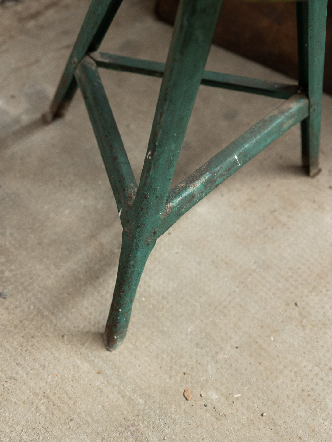 axel-tabouret-bois-vert-718-7