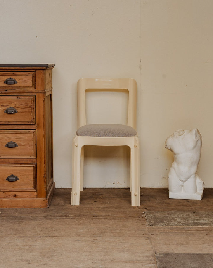 alma-chaise-plastique-1588-1