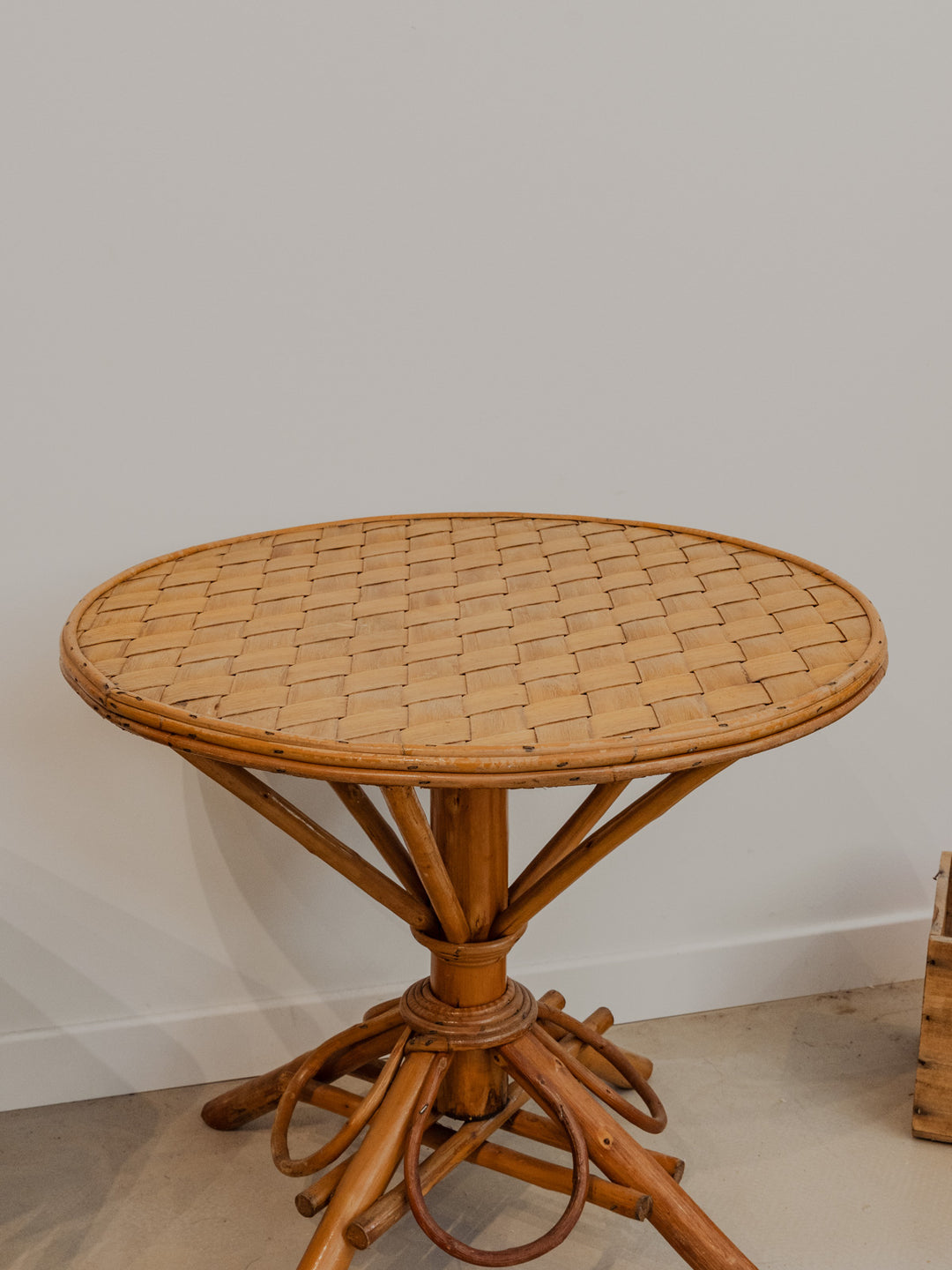 alfred-gueridon-rotin-175-4