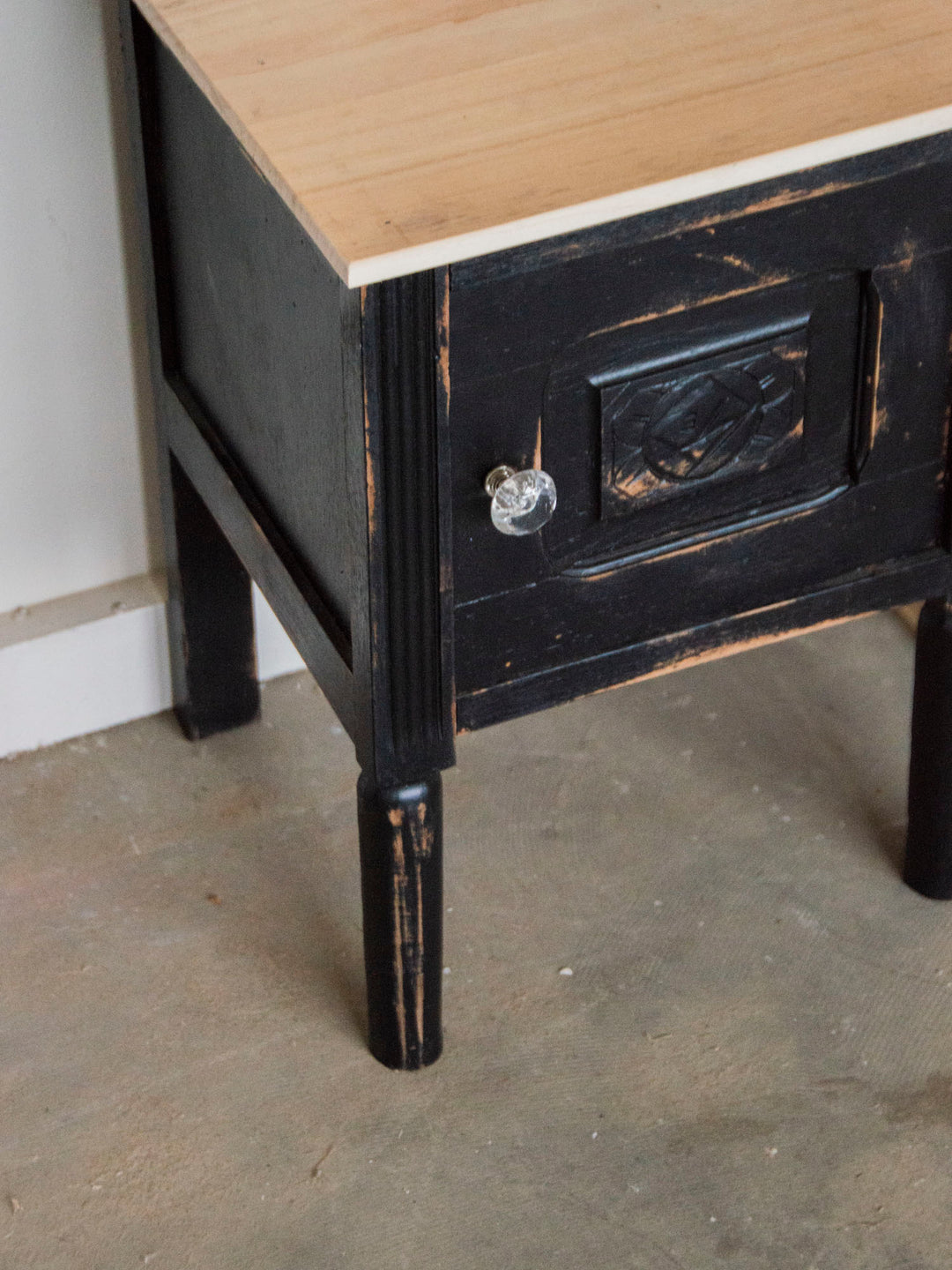 odile-table-chevet-noire-630-7