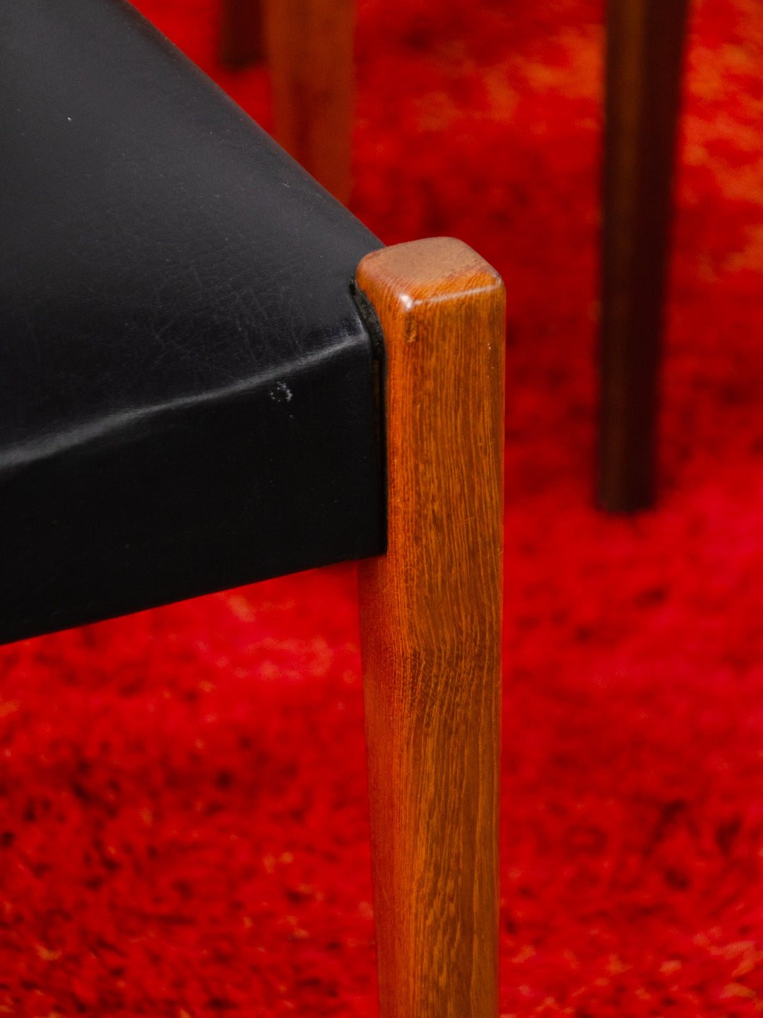 alma-chaise-skai-2129-7
