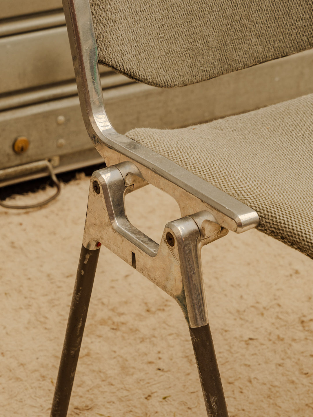alma-chaise-chrome-2126-7