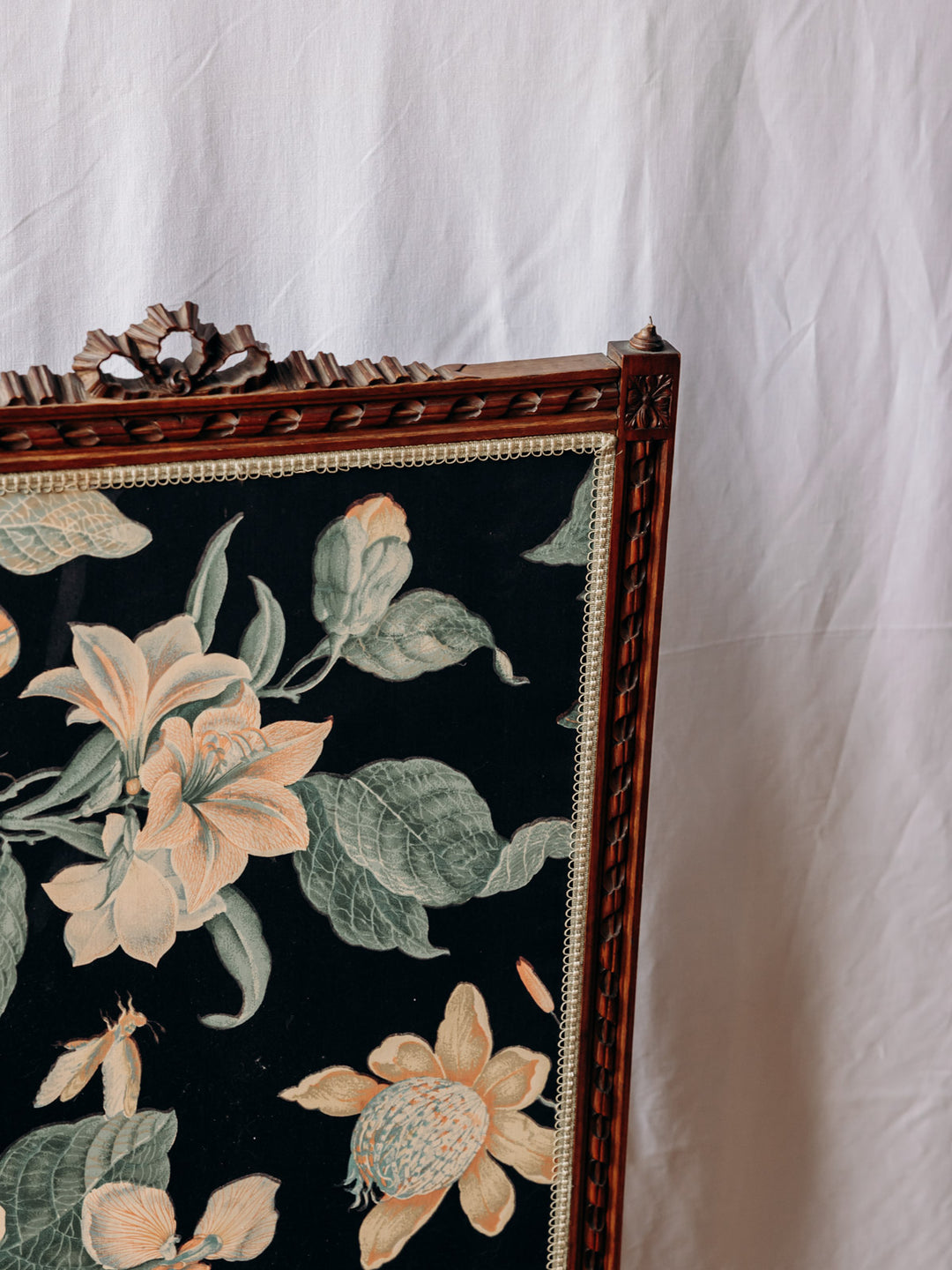 hippolyte-manteau-cheminee-bois-16-9