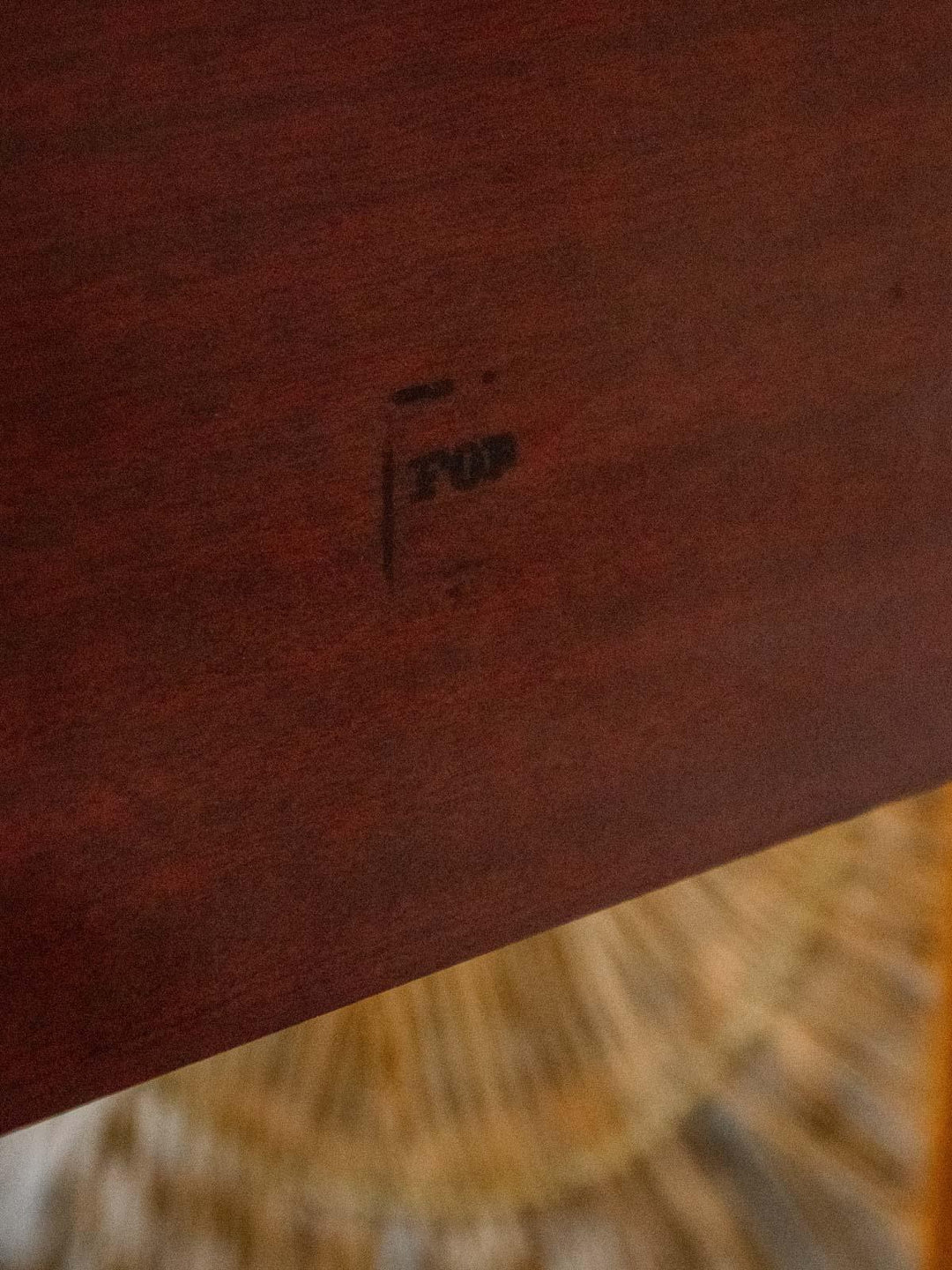 yvan-bureau-formica-513-10