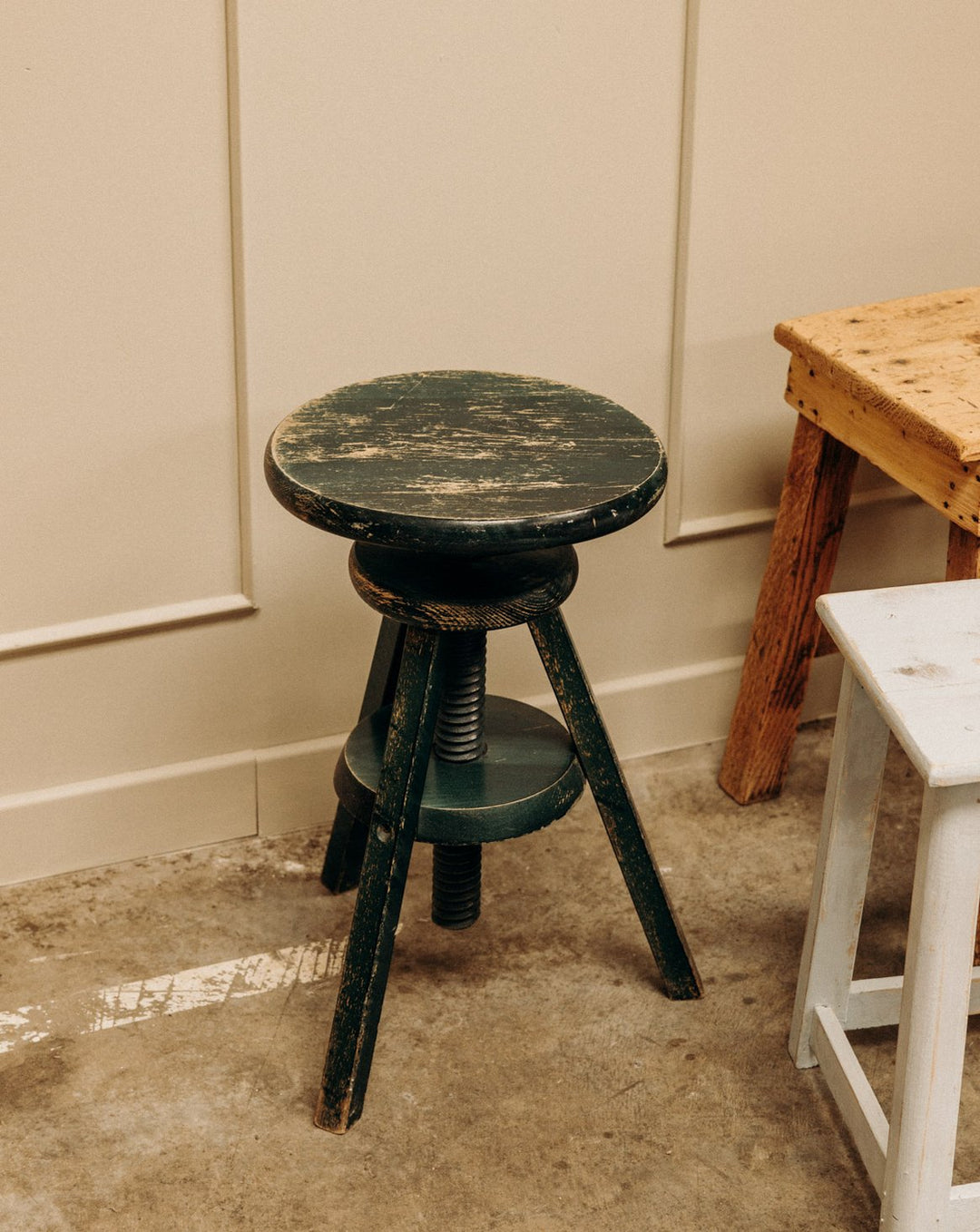 regis-tabouret-bois-1460-1
