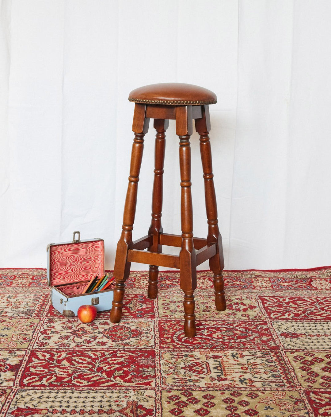 regis-tabouret-bois-1475-1