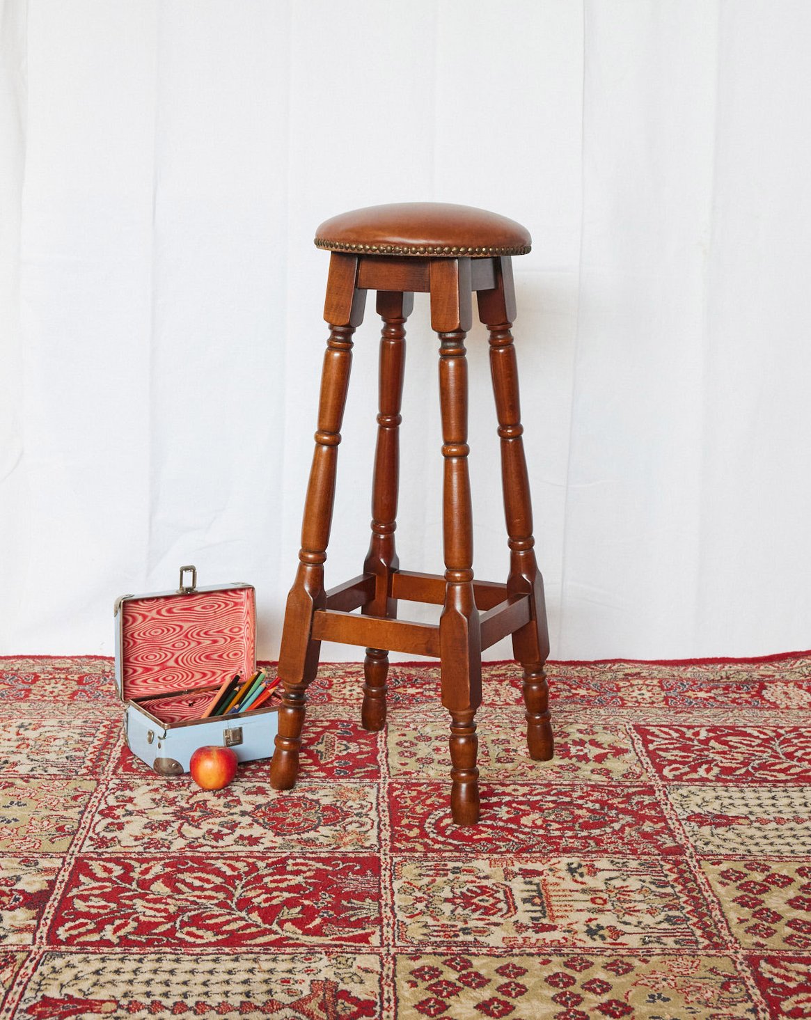 regis-tabouret-bois-1475-1