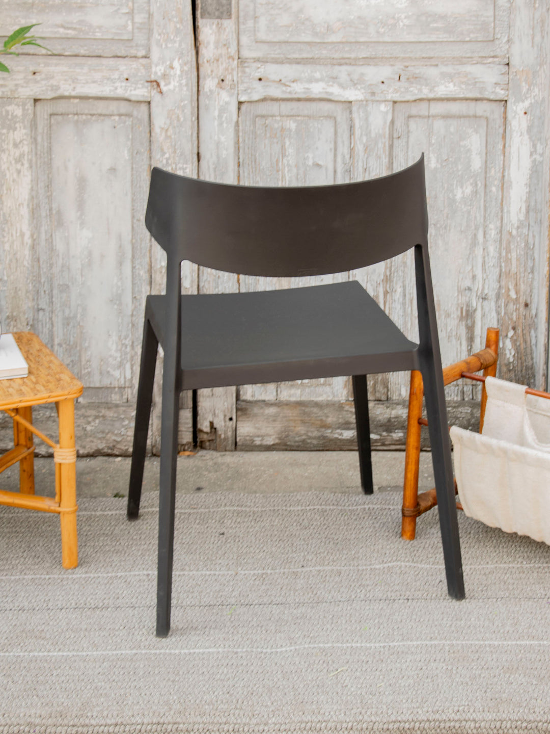 alma-chaise-plastique-noir-1760-6