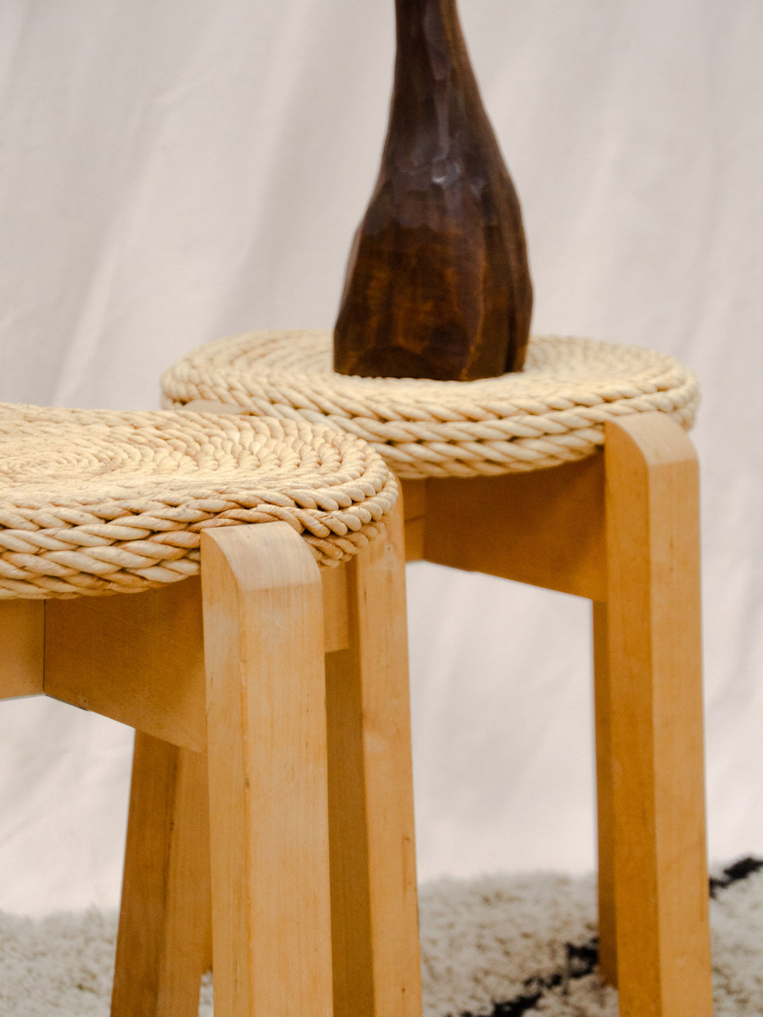 regis-tabouret-pin-1648-3