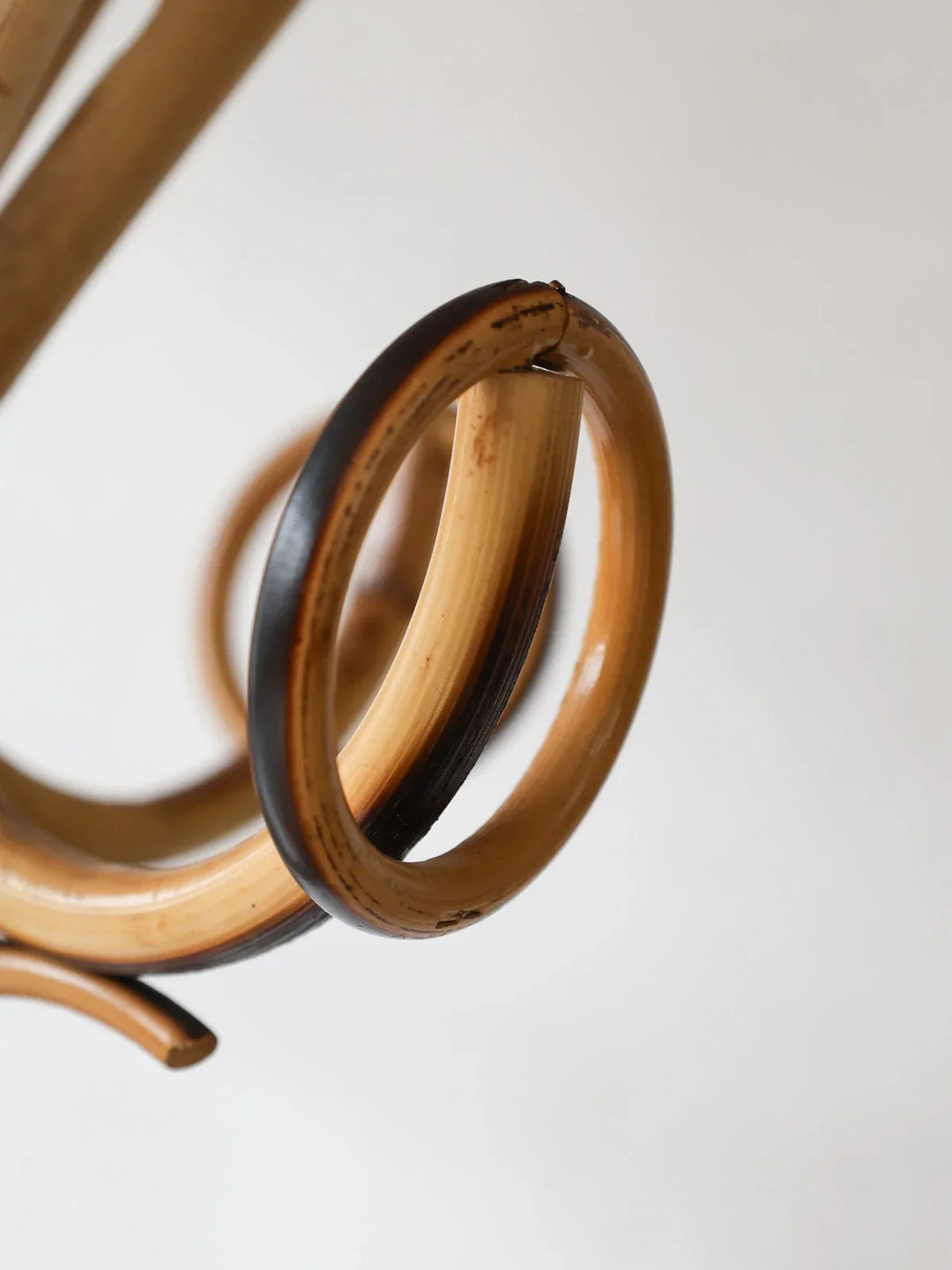 max-porte-manteau-rotin-252-6