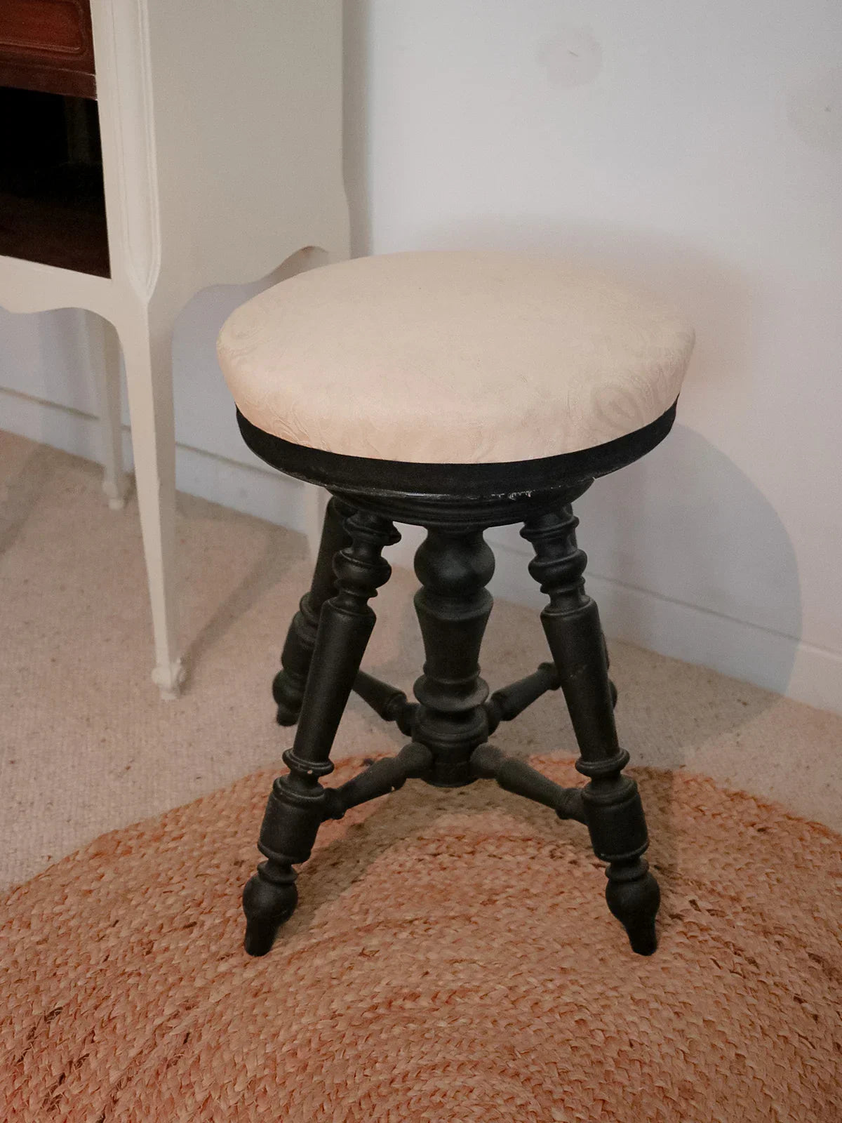 regis-tabouret-bois-799-2