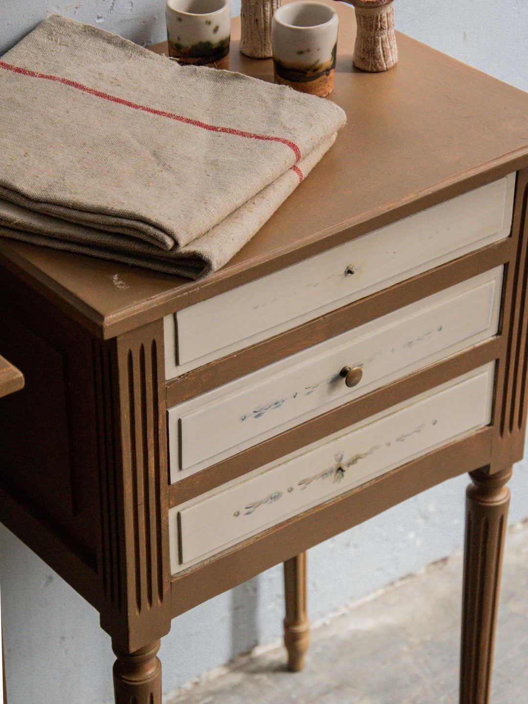 odile-table-chevet-gris-563-9