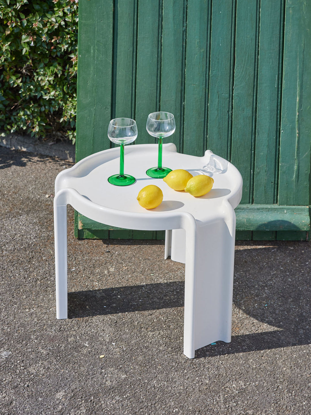 donna-table-basse-plastique-design-1088-2