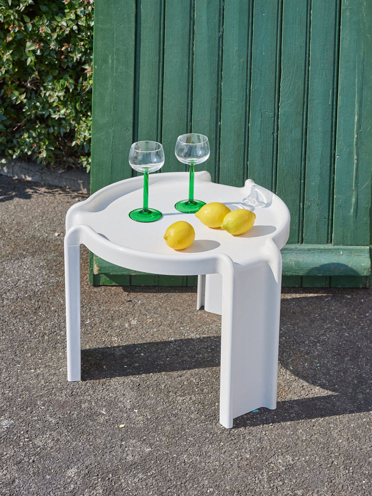 donna-table-basse-plastique-design-1088-2