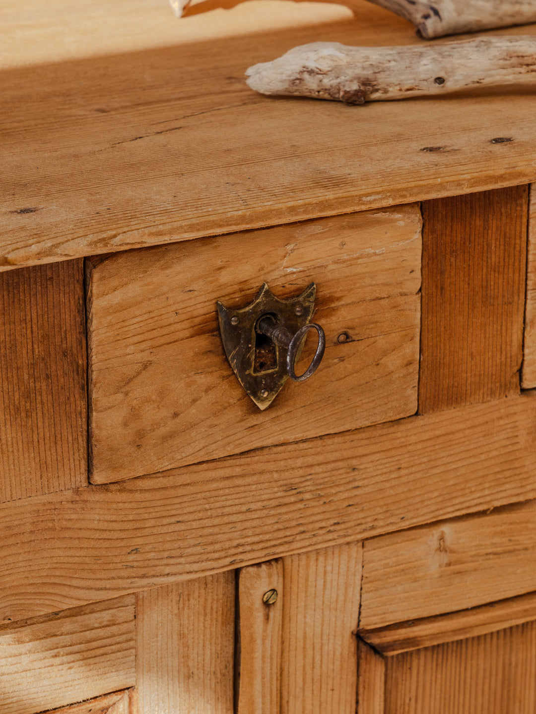 gilbert-buffet-bois-1477-8