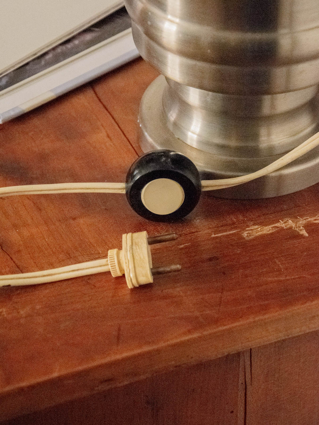 julia-lampe-à-poser-aluminium-526-8