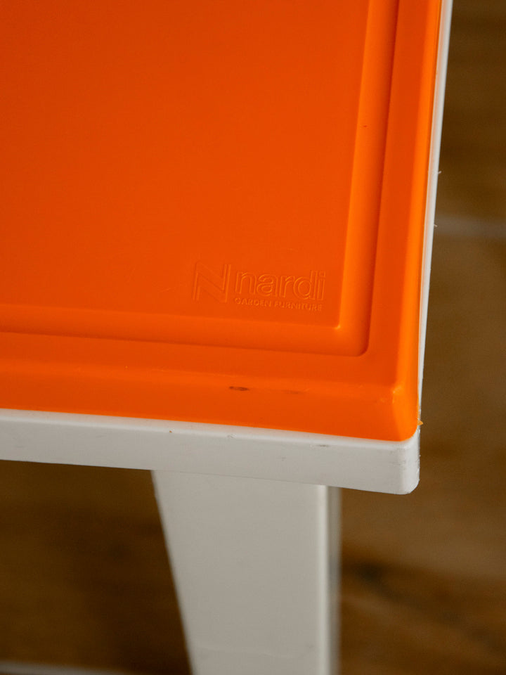 yvan-bureau-plastique-552-7