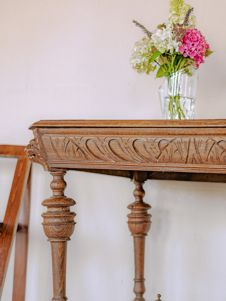 francine-table-appoint-bois-sculpté-moyen-âge-1113-4