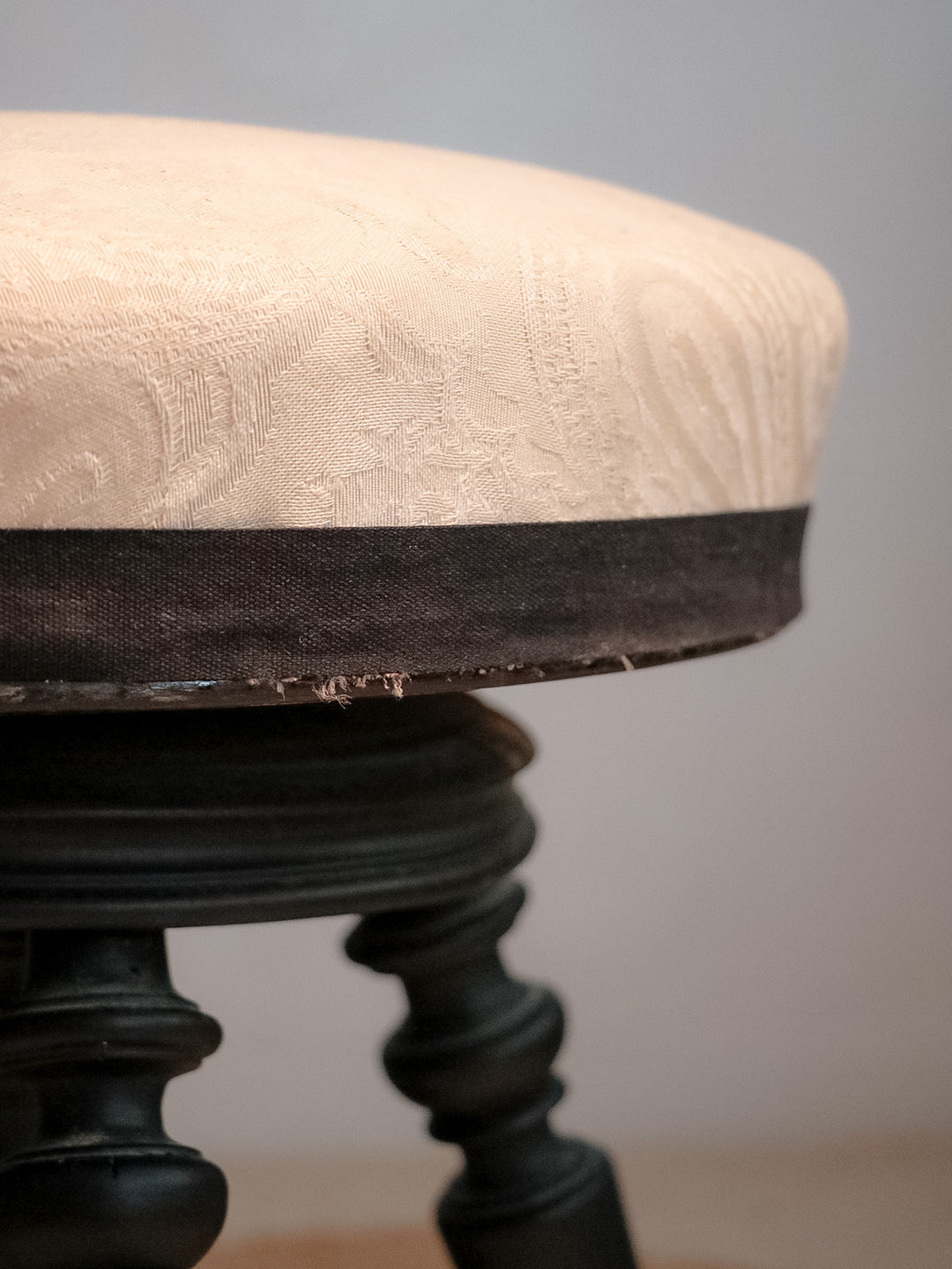 regis-tabouret-bois-799-8