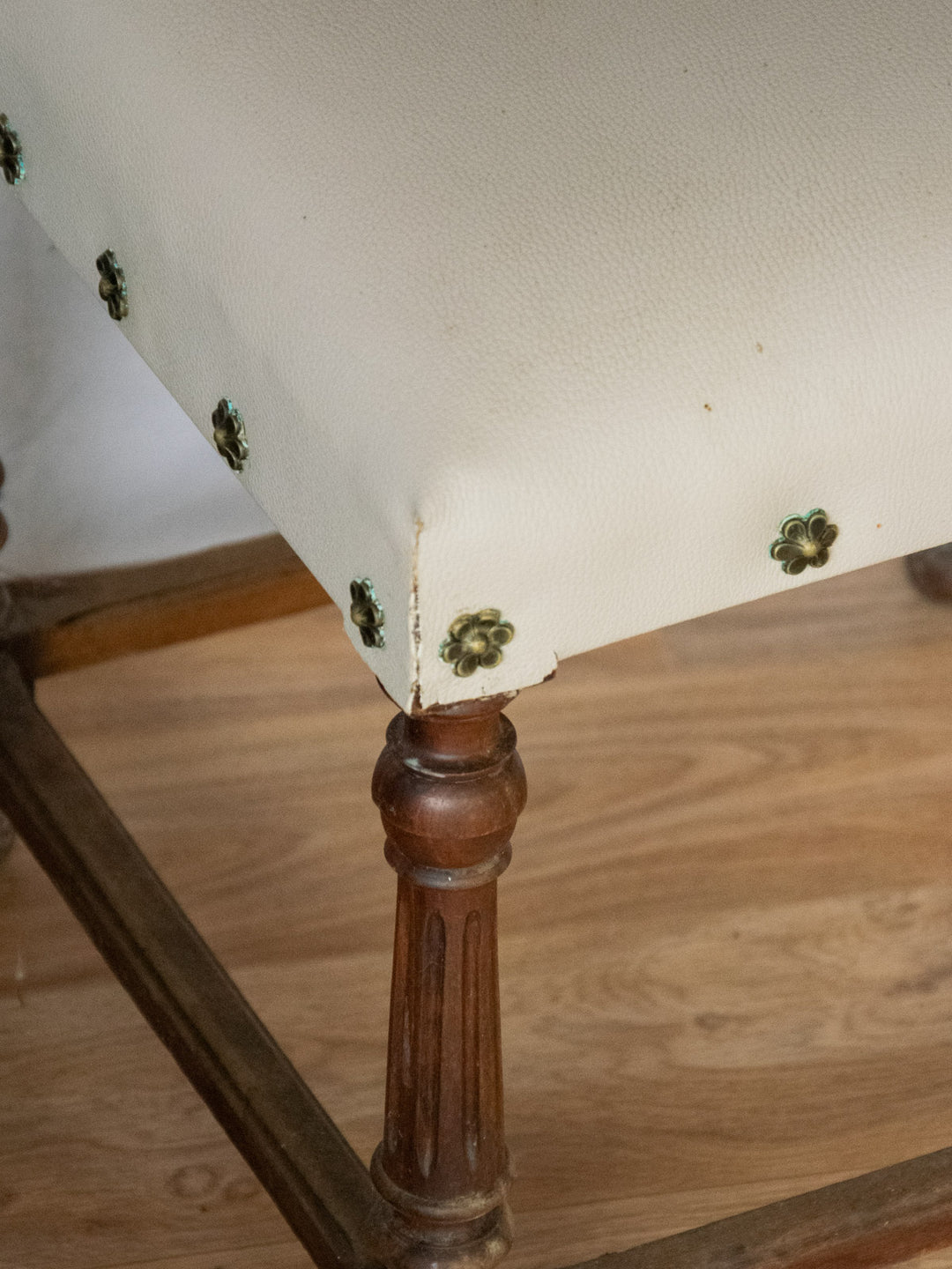 claude-chaise-bois-882-9