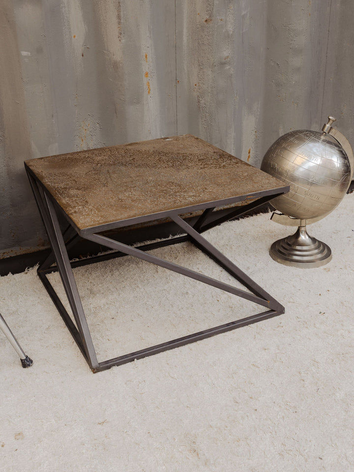 hanna-table-appoint-metal-1442-3