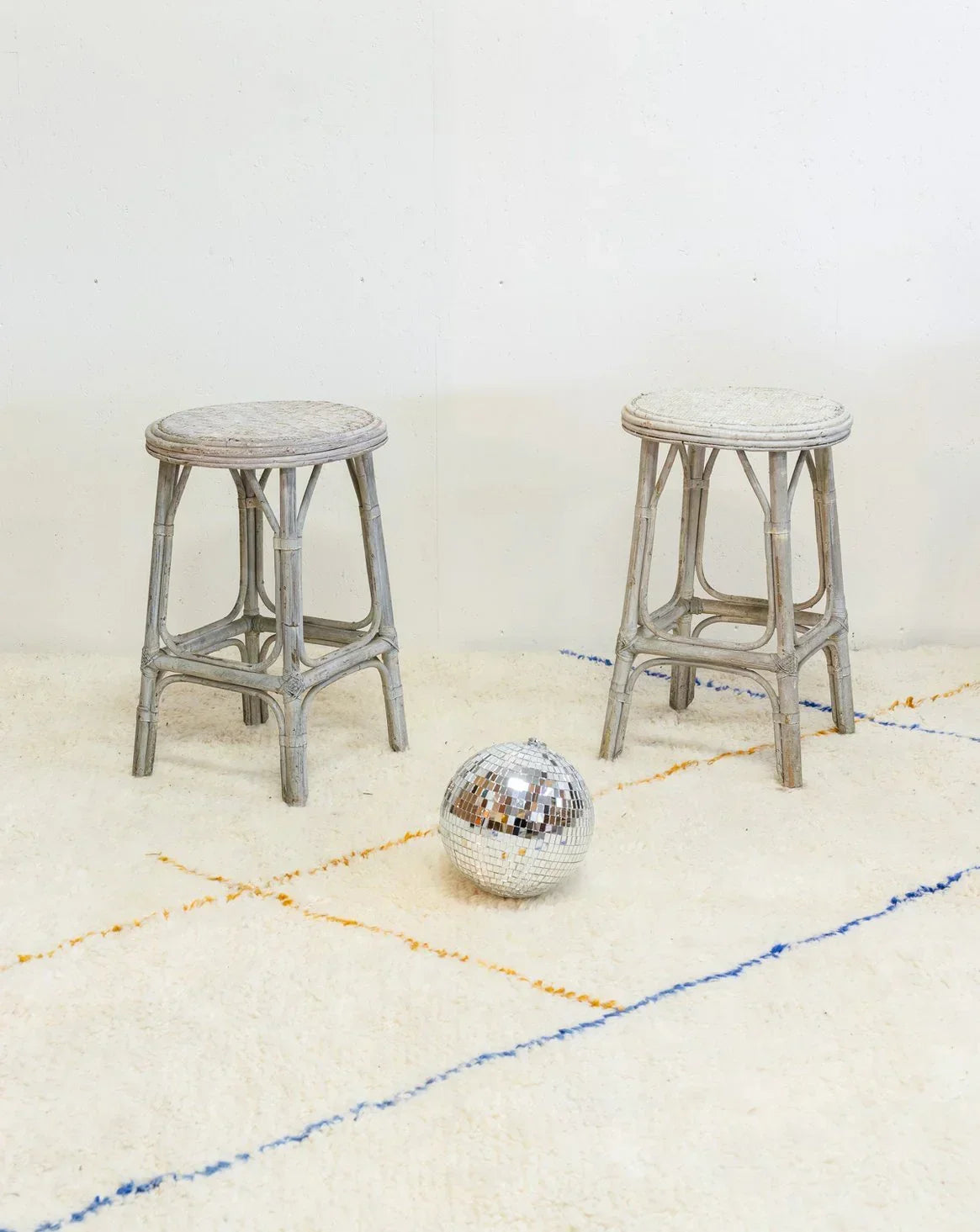 regis-tabouret-rotin-788-1