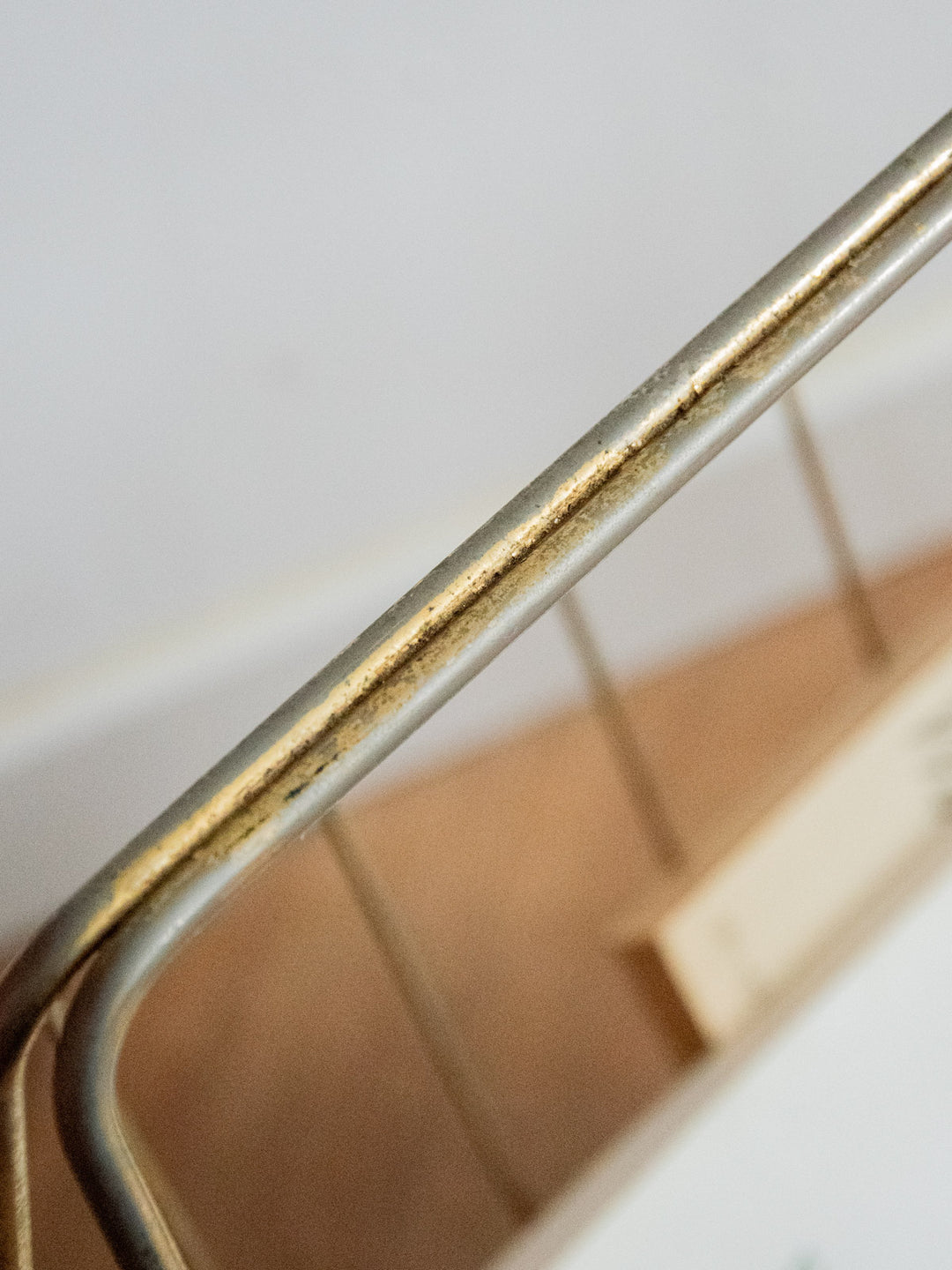 marius-porte-revue-metal-238-5