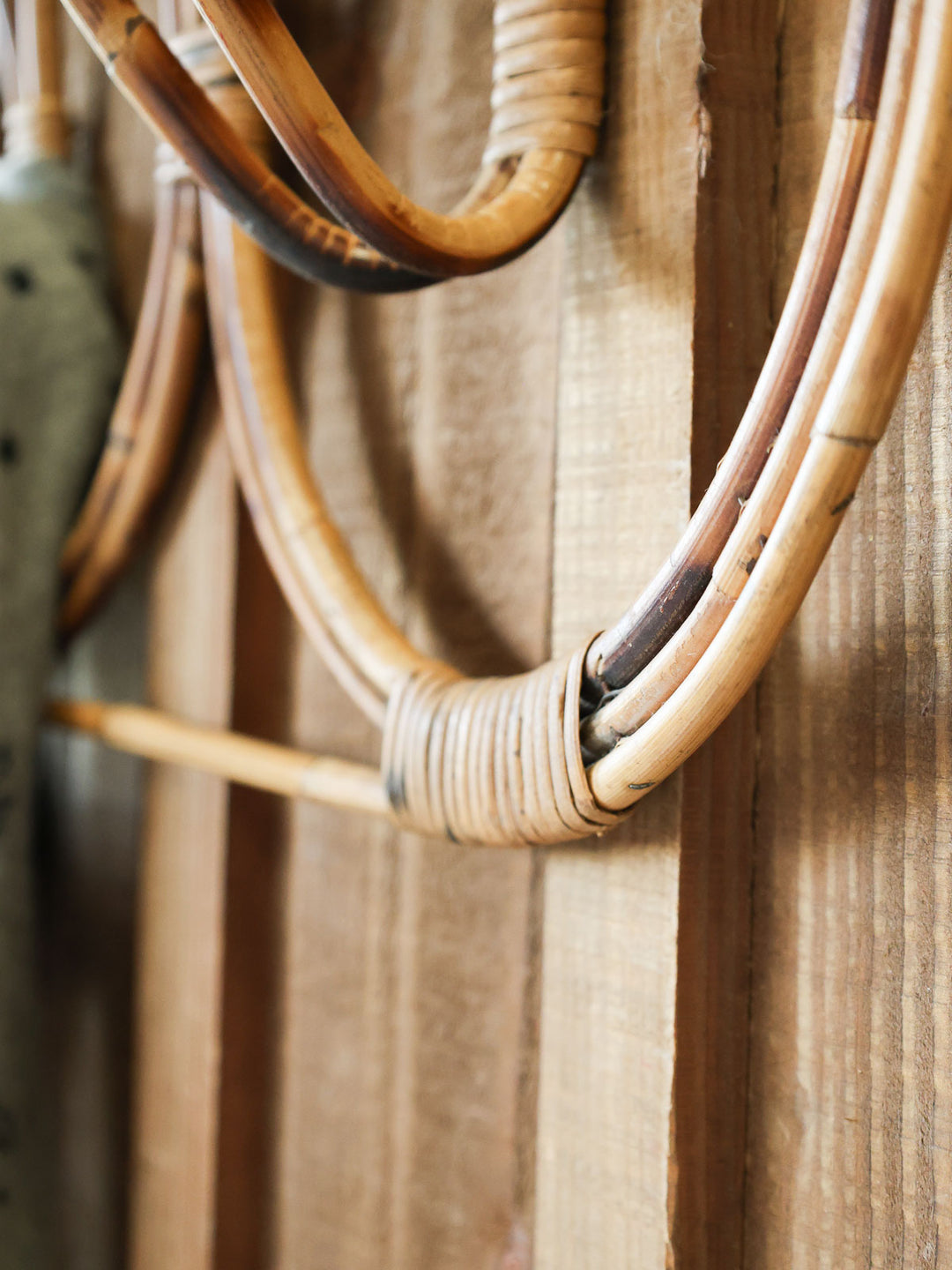 max-porte-manteau-bois-rotin-236-5