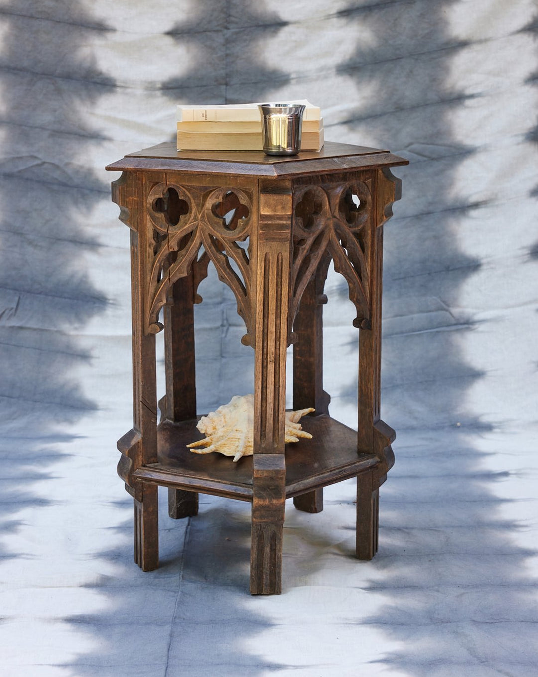 francine-table-appoint-bois-gothique-style-1114-1