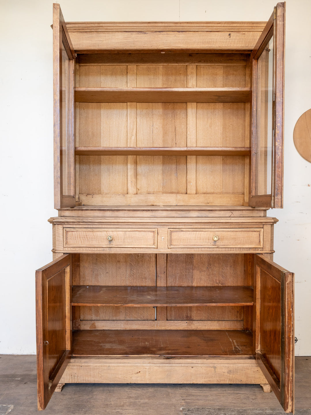 gilbert-buffet-noyer-1764-5