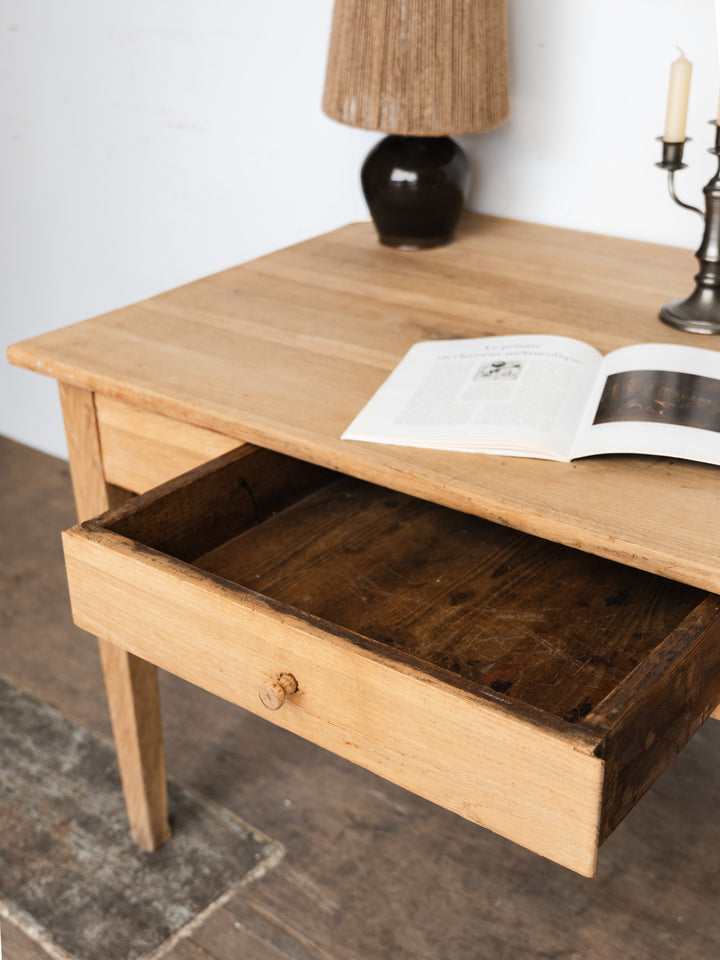 6tablechenebureau.jpg