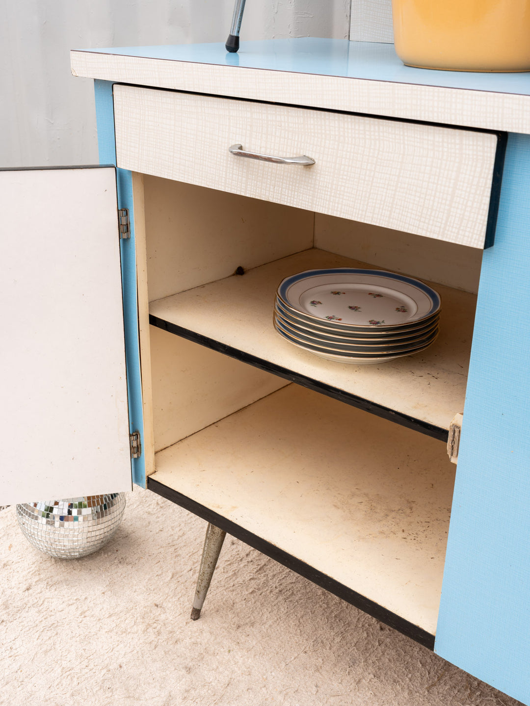 gilbert-buffet-formica-1693-12