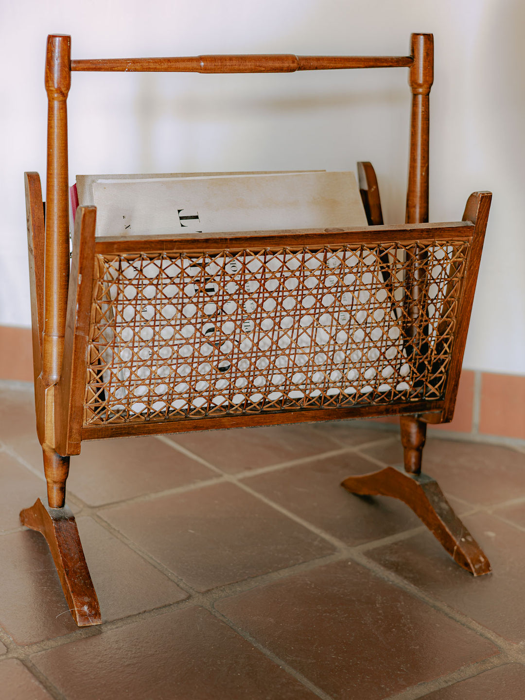 desire-porte-revues-bois-cannage-232-5
