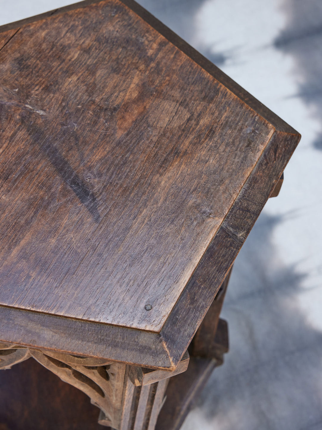 francine-table-appoint-bois-gothique-style-1114-7