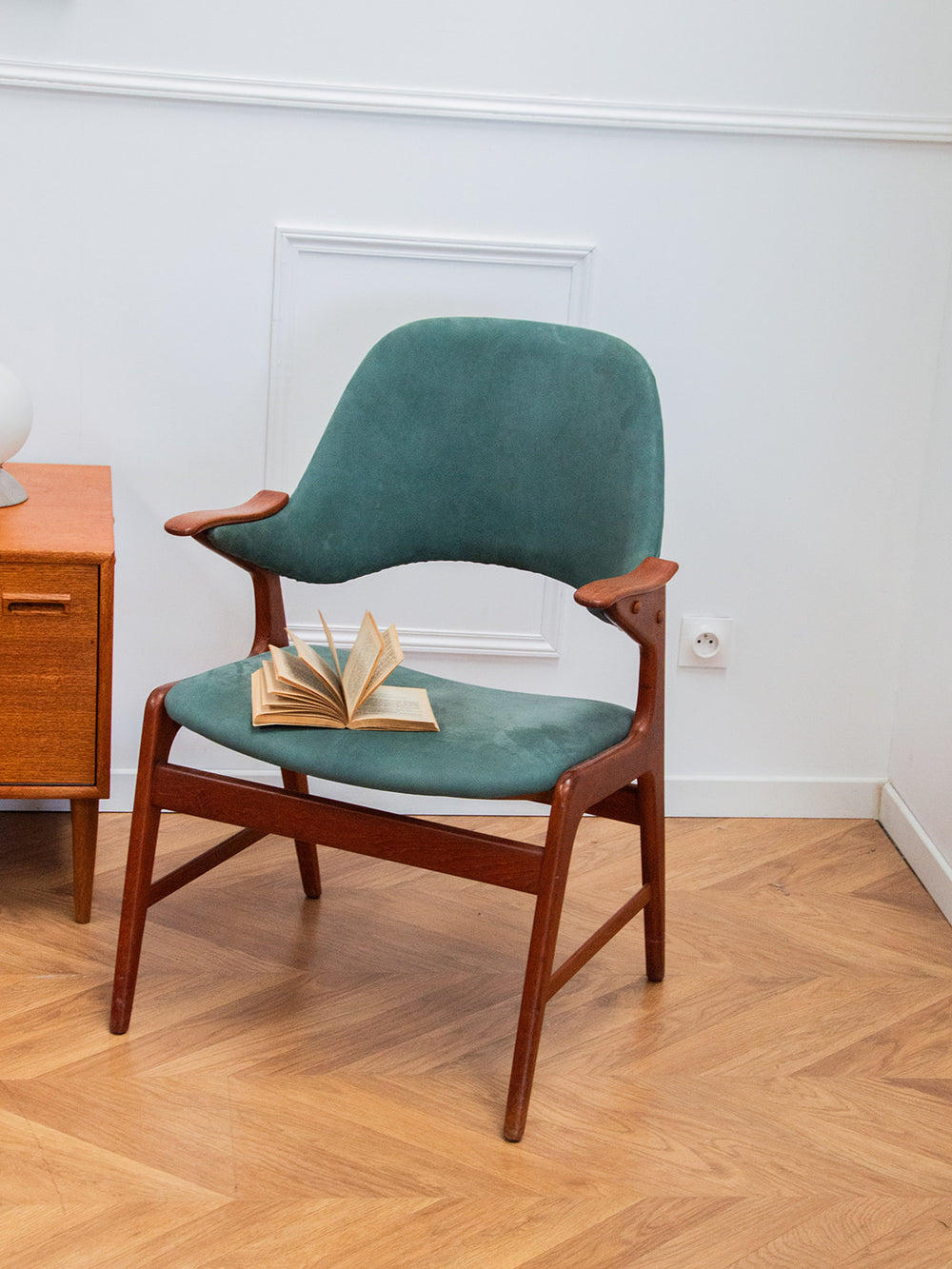 34-fauteuilbleu-3.jpg
