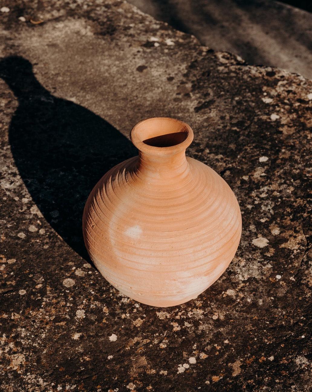 Adrian, le vase en terre cuite N°2 - Debongout
