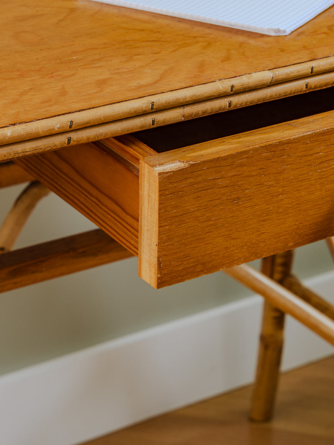 edouard-bureau-rotin-555-12