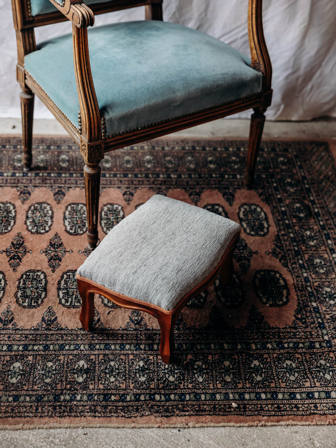 regis-tabouret-repose-pied-717-6